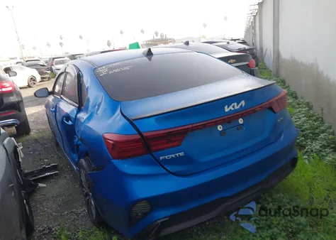 2023 Kia Forte Gt-Line z USA, uszkodzony, nr VIN 3KPF54AD0PE574183